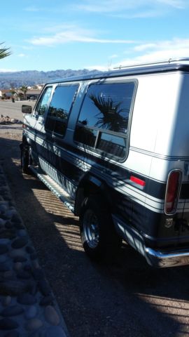 1988 Blue Ford E-Series Van Extended Passenger Van