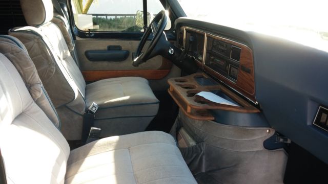 1988 Blue Ford E-Series Van Extended Passenger Van