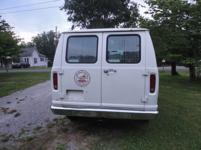 1988 White Ford E-Series Van workvan
