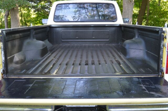 1988 Yellow-White Ford F-350 STD CAB