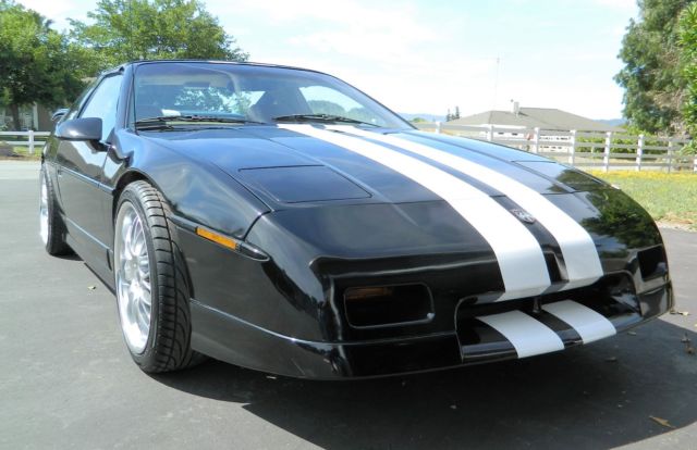1988 Black Pontiac Fiero GT