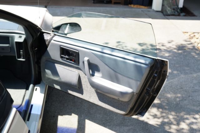 1988 White Pontiac Fiero Coupe