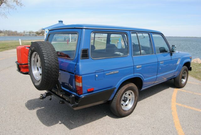 1988 Blue Toyota Land Cruiser