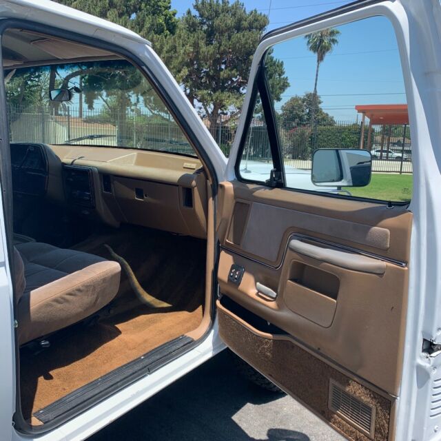 1988 White Ford Bronco