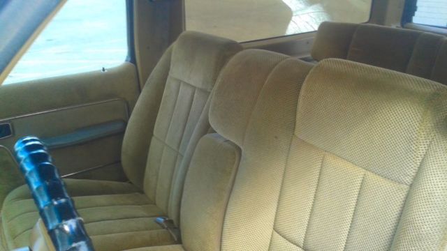 1988 White Ford Bronco II SUV
