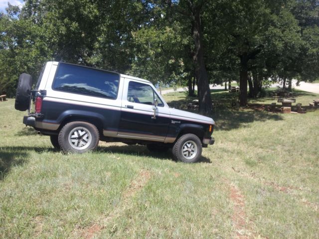 1988 Blue Ford Bronco II SUV