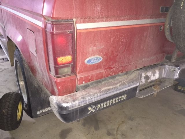 1988 Red Ford Bronco II SUV