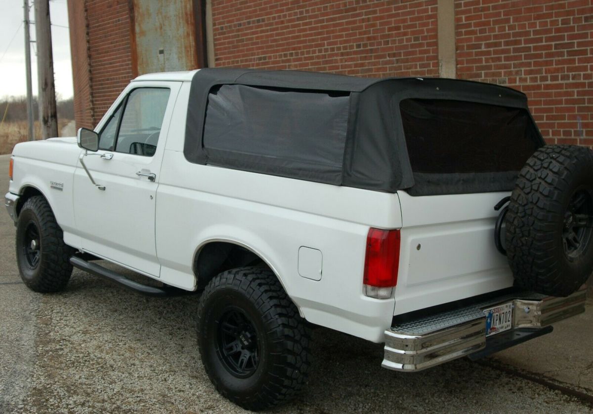 1988 White Ford Bronco SUV