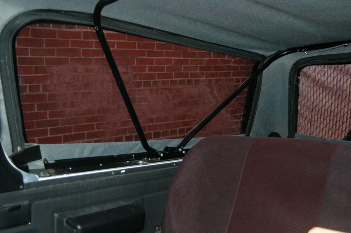 1988 White Ford Bronco SUV