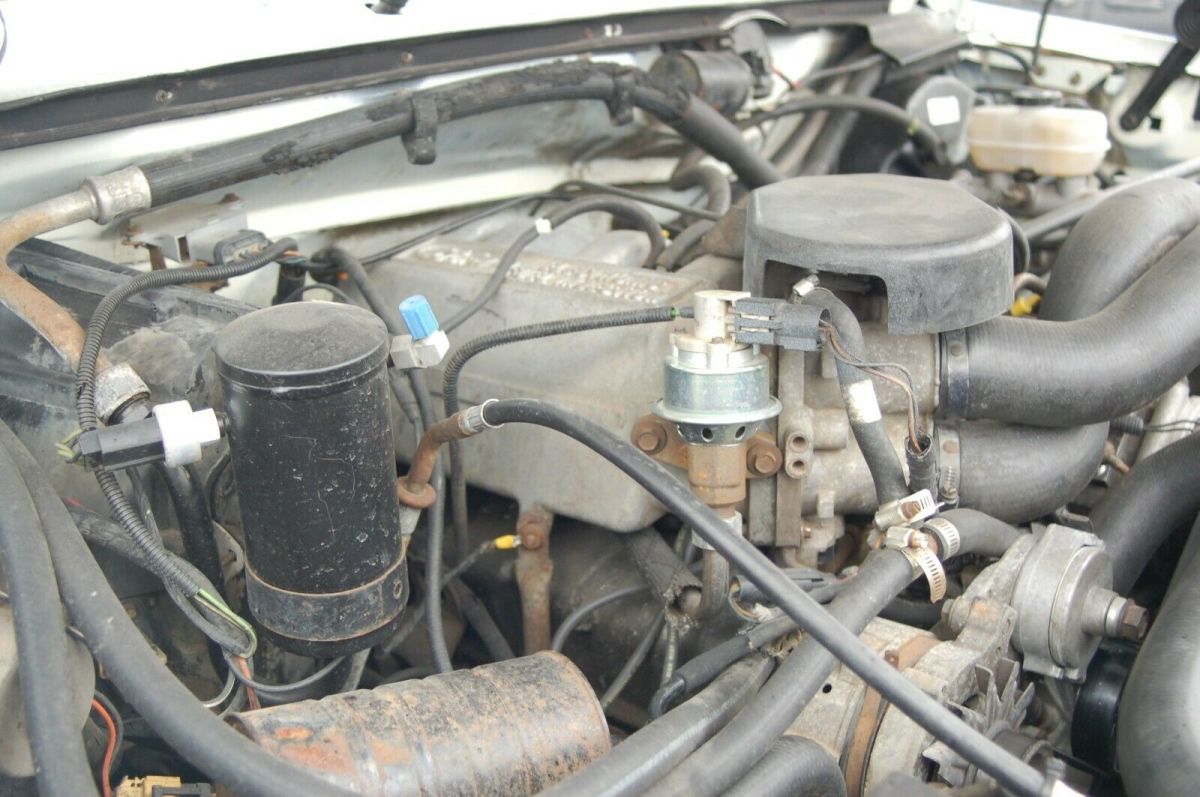 1988 White Ford Bronco SUV