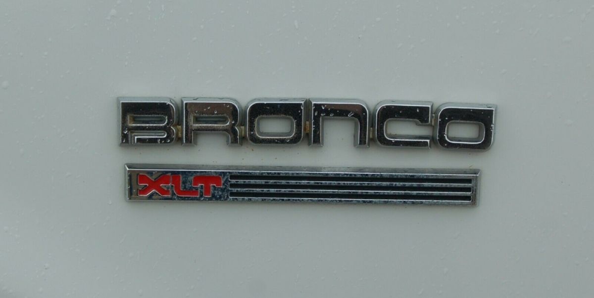 1988 White Ford Bronco SUV