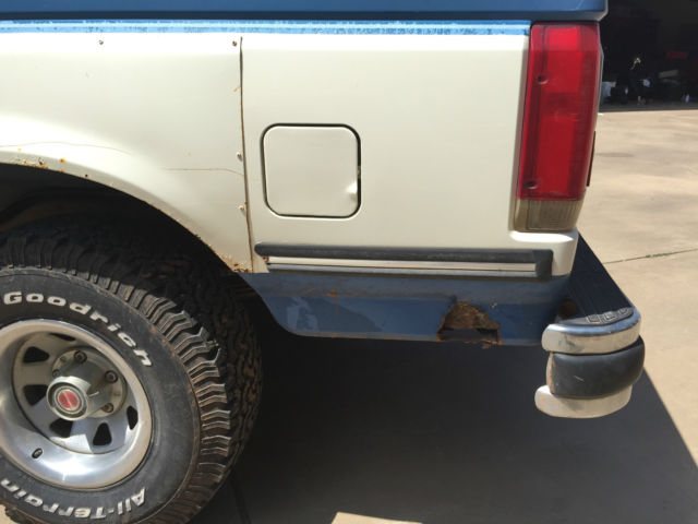 1988 White Ford Bronco SUV