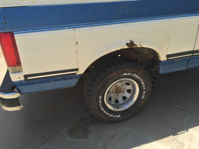 1988 White Ford Bronco SUV