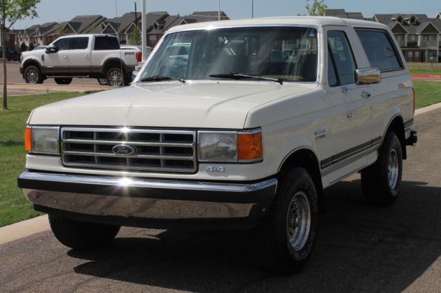 1988 White Ford Bronco SUV