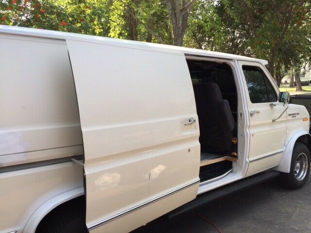 1988 White Ford E-Series Van Van Camper