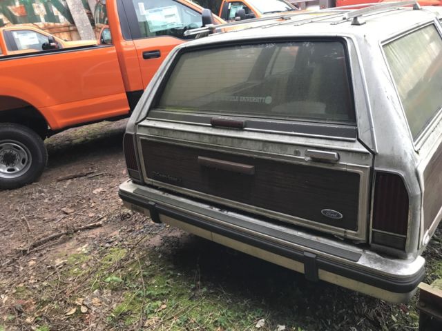1988 White Ford Country Squire LDT Wagon Wagon