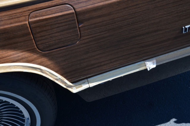 1988 Black Ford LTD Wagon