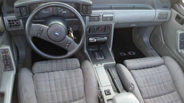 19880000 BLACK/GRAY Ford Mustang Convertible