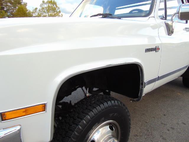 1988 White GMC 1 Ton Chassis-Cabs --