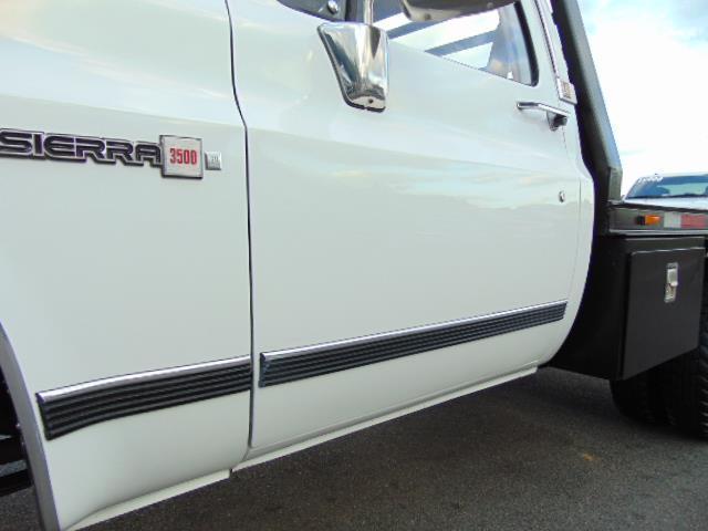 1988 White GMC 1 Ton Chassis-Cabs --