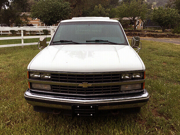 1988 White Chevrolet Silverado 2500 Standard Cab Pickup