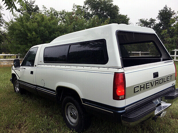 1988 White Chevrolet Silverado 2500 Standard Cab Pickup
