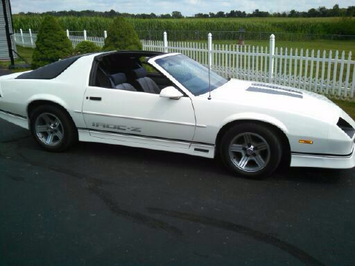 1988 White Chevrolet Camaro Coupe