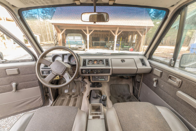 1988 Silver Isuzu Trooper SUV