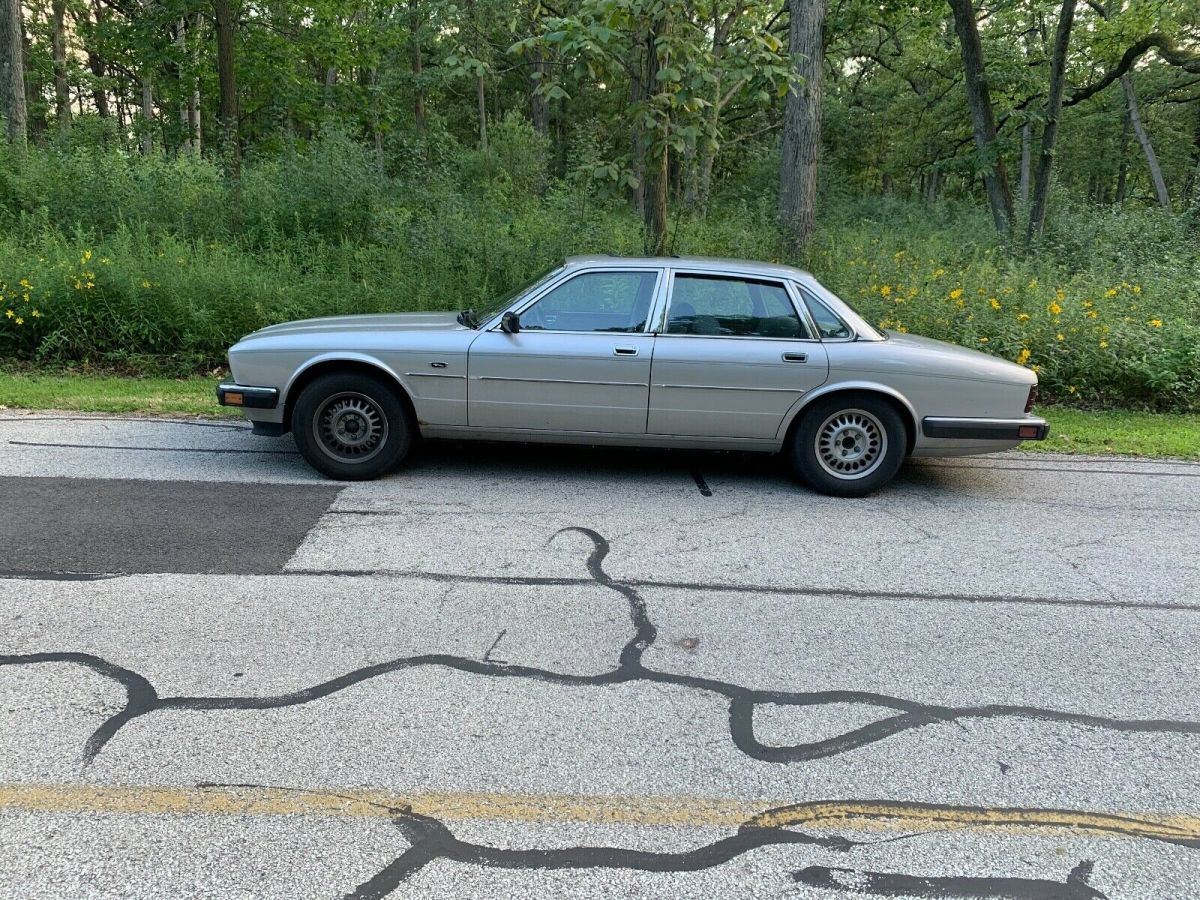 1988 Silver Jaguar XJ6 Sedan