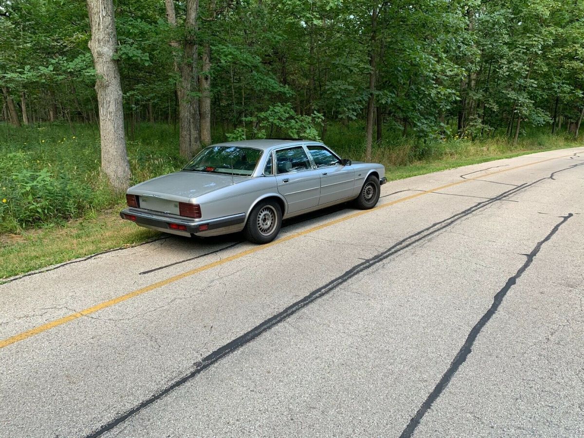 1988 Silver Jaguar XJ6 Sedan