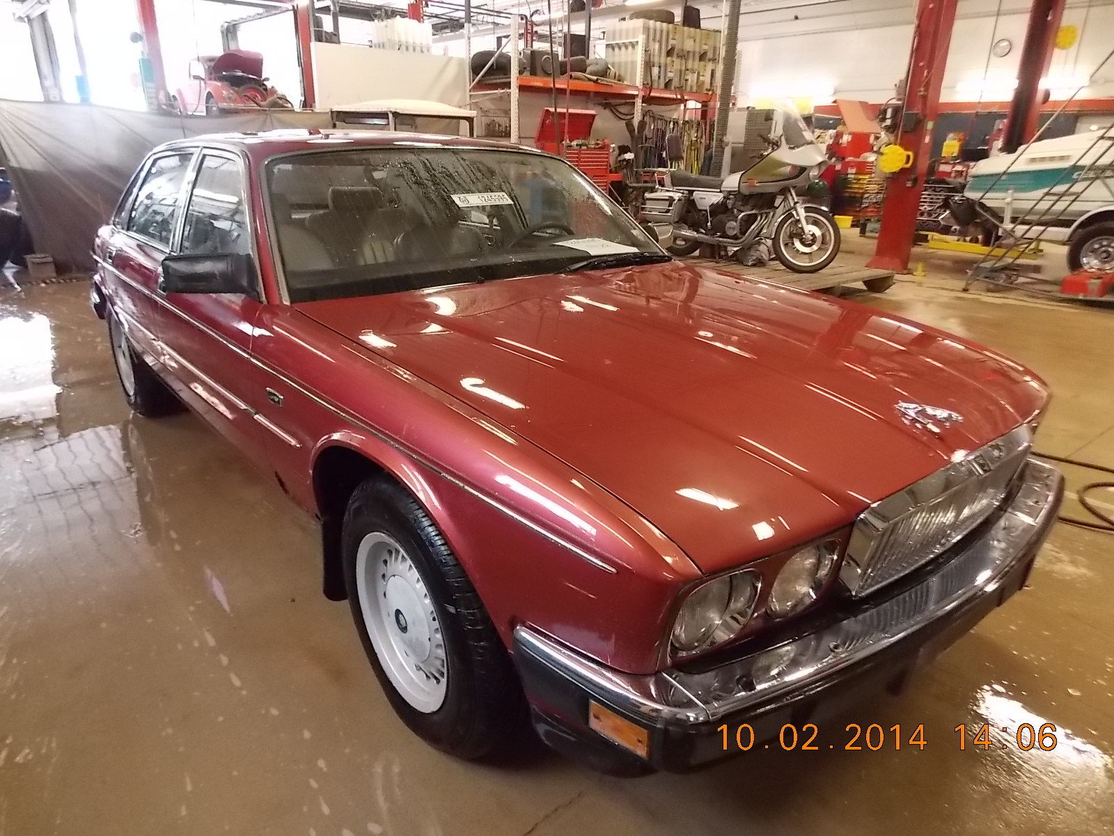 1988 Maroon Jaguar XJ6 Sedan