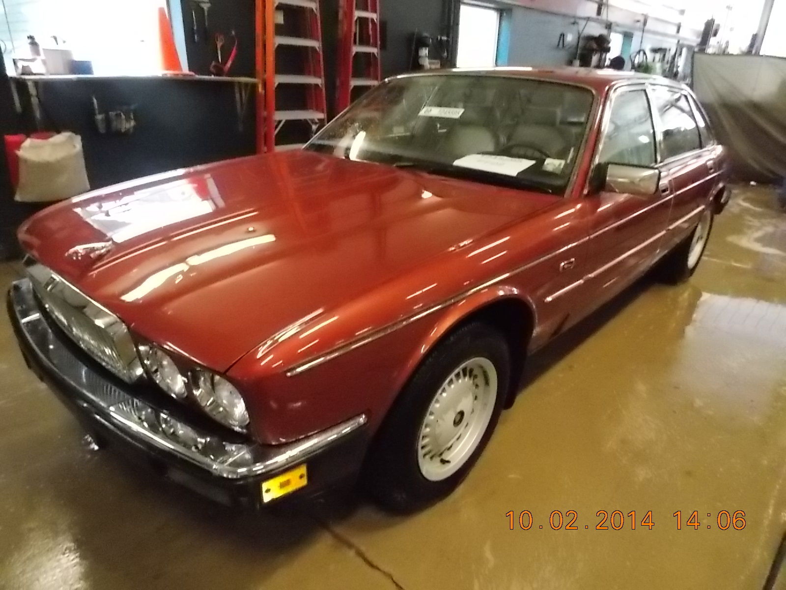 1988 Maroon Jaguar XJ6 Sedan