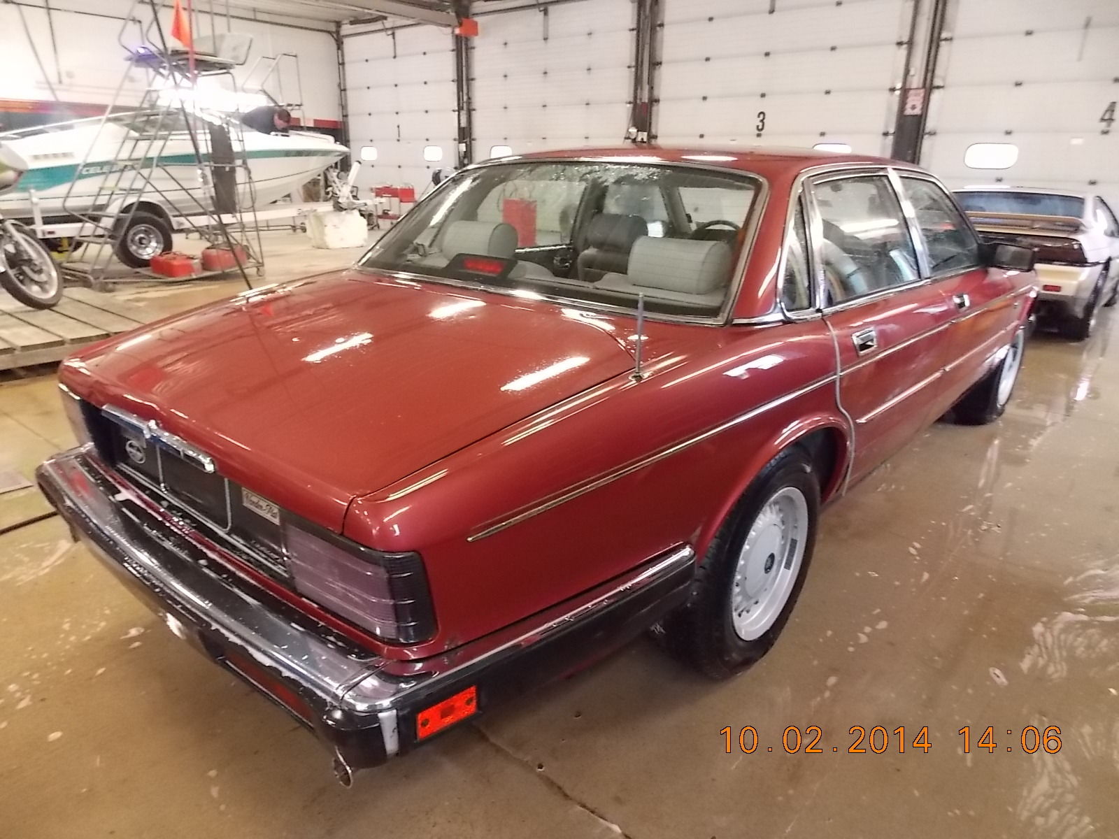 1988 Maroon Jaguar XJ6 Sedan