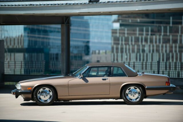 1988 Brown Jaguar XJS CONERTIBLE
