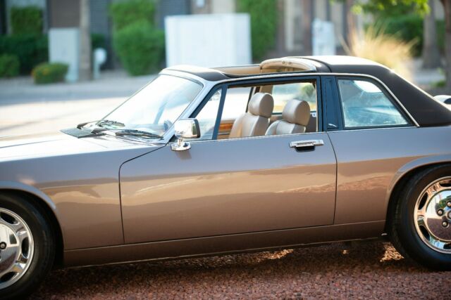 1988 Brown Jaguar XJS CONERTIBLE