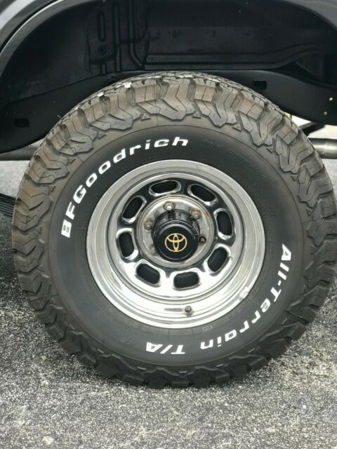 1988 Black Toyota Land Cruiser Wagon