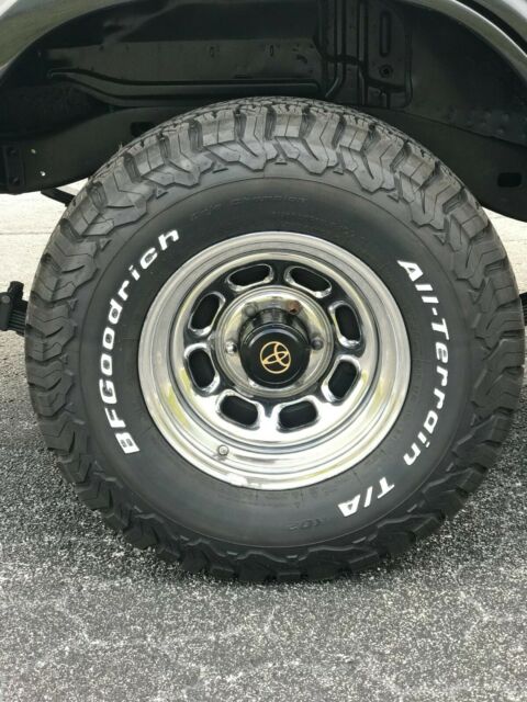 1988 Black Toyota Land Cruiser Wagon