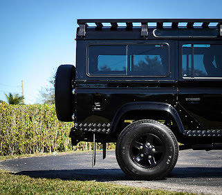 1988 Black  Land Rover Defender SUV