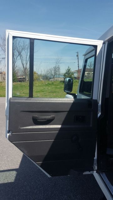 1988 White Land Rover Defender SUV