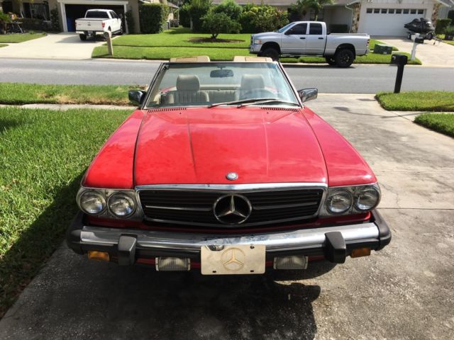 1988 Red Mercedes-Benz 500-Series Convertible