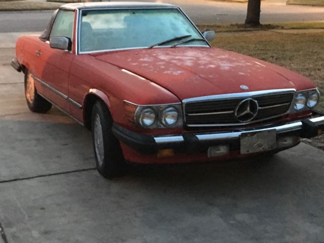 1988 Red Mercedes-Benz 500-Series Convertible