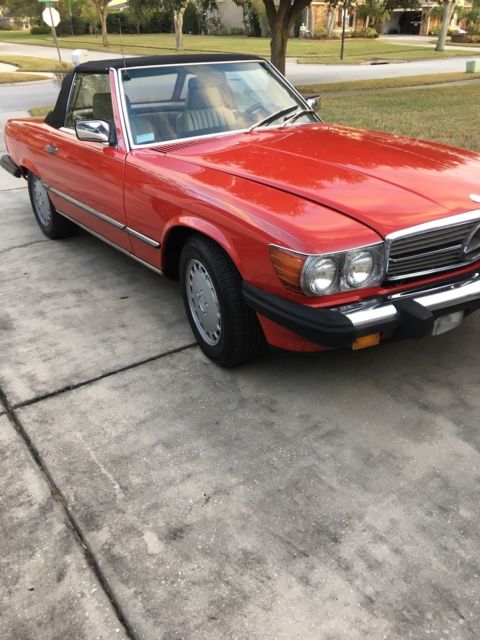 1988 Red Mercedes-Benz 500-Series Convertible