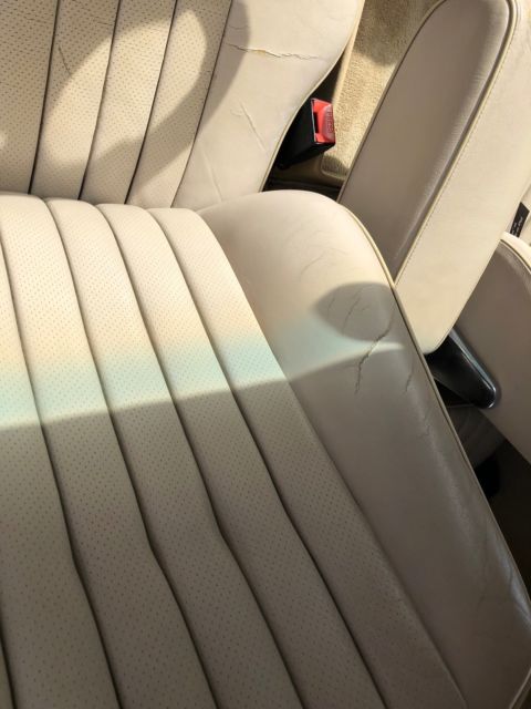 1988 Red Mercedes-Benz 500-Series Convertible