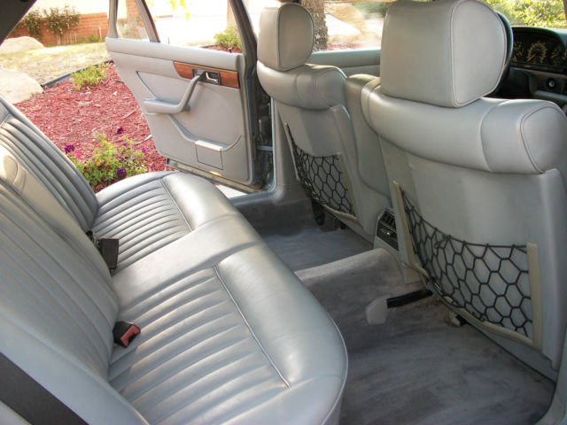 1988 Blue Mercedes-Benz S-Class Sedan