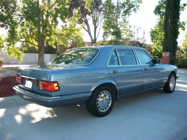 1988 Blue Mercedes-Benz S-Class Sedan