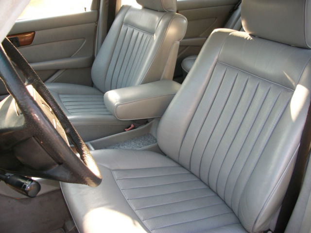 1988 Blue Mercedes-Benz S-Class Sedan