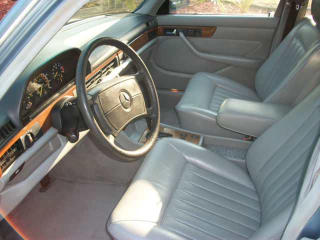 1988 Blue Mercedes-Benz S-Class Sedan