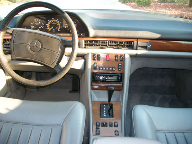 1988 Blue Mercedes-Benz S-Class Sedan