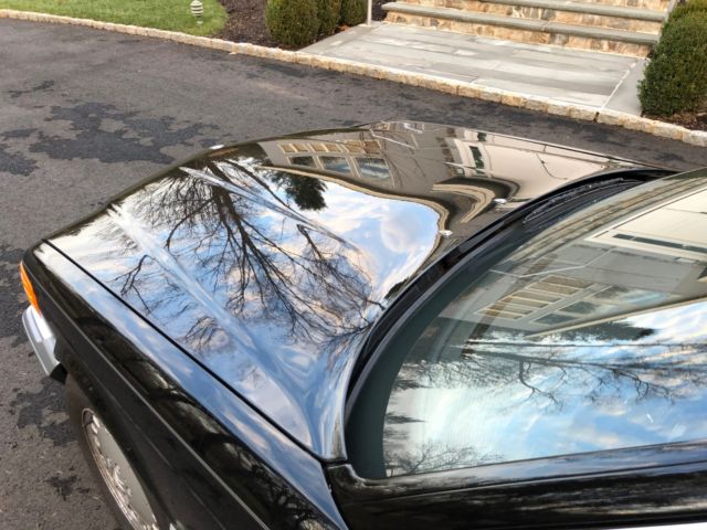 1988 Black Mercedes-Benz 500-Series Coupe