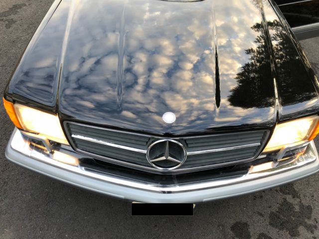 1988 Black Mercedes-Benz 500-Series Coupe